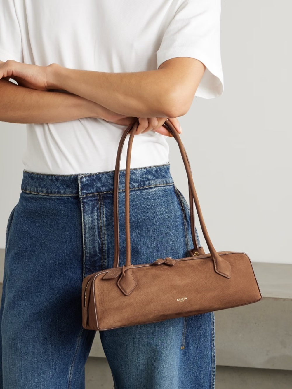 Alaia Le Teckel medium nubuck shoulder bag-brown - Picture 2 of 3